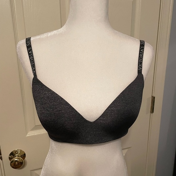 Victorias Secret Lightly Lined Wireless Bra Branded Straps 36C - Picture 3 of 10
